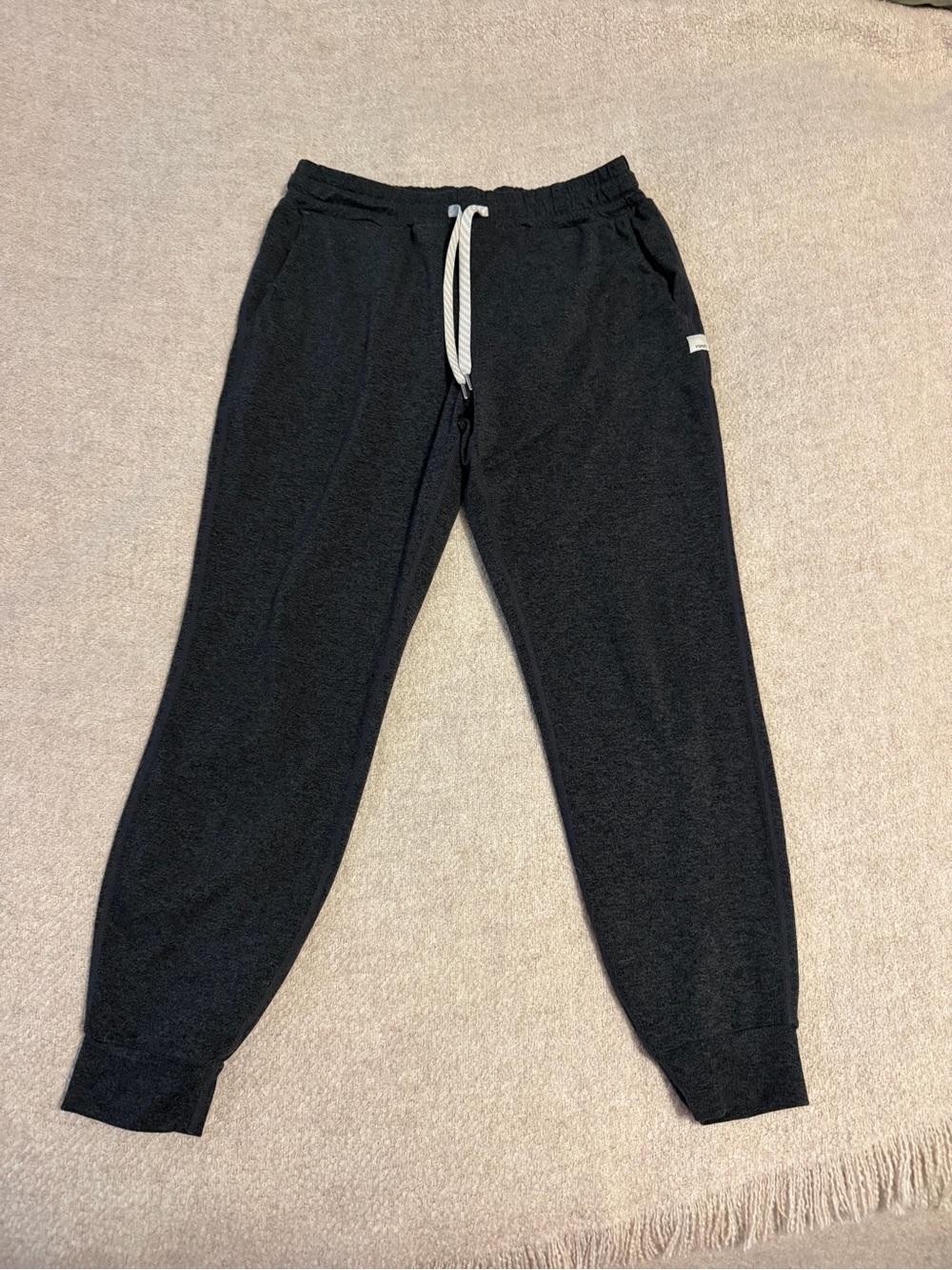 Vuori Cropped Perfomance Joggers
